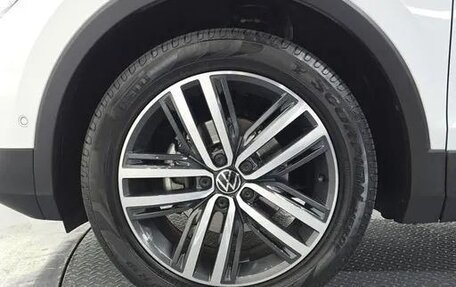 Volkswagen Tiguan II, 2021 год, 3 830 000 рублей, 5 фотография