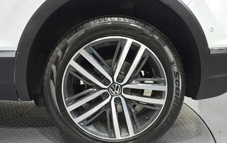 Volkswagen Tiguan II, 2021 год, 3 830 000 рублей, 6 фотография