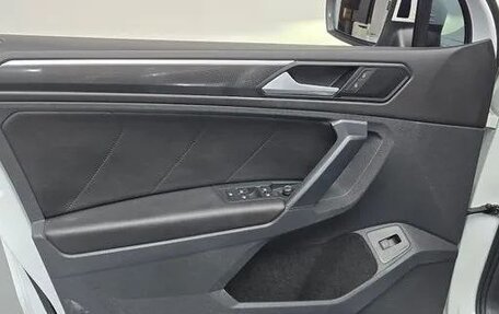 Volkswagen Tiguan II, 2021 год, 3 830 000 рублей, 11 фотография
