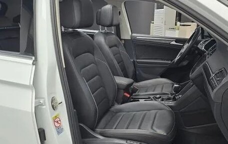 Volkswagen Tiguan II, 2021 год, 3 830 000 рублей, 15 фотография