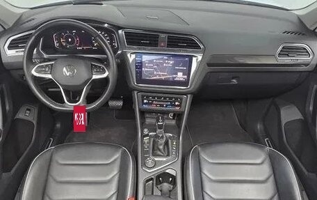 Volkswagen Tiguan II, 2021 год, 3 830 000 рублей, 17 фотография