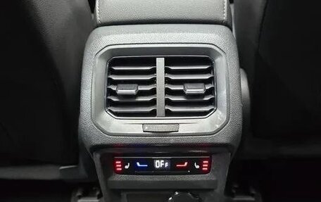 Volkswagen Tiguan II, 2021 год, 3 830 000 рублей, 30 фотография