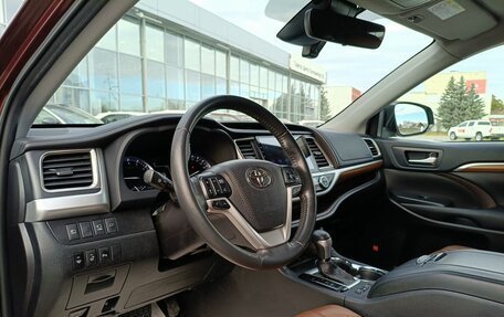 Toyota Highlander III, 2019 год, 4 028 000 рублей, 7 фотография