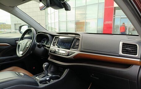 Toyota Highlander III, 2019 год, 4 028 000 рублей, 9 фотография