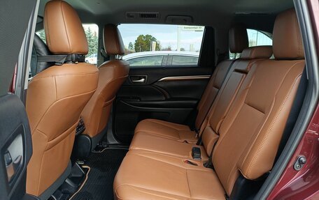 Toyota Highlander III, 2019 год, 4 028 000 рублей, 17 фотография