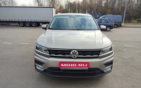 Volkswagen Tiguan II, 2017 год, 2 450 000 рублей, 2 фотография