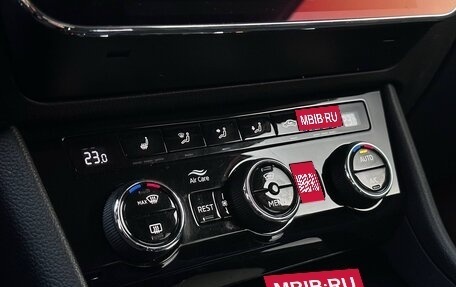 Skoda Superb III рестайлинг, 2018 год, 1 797 000 рублей, 17 фотография