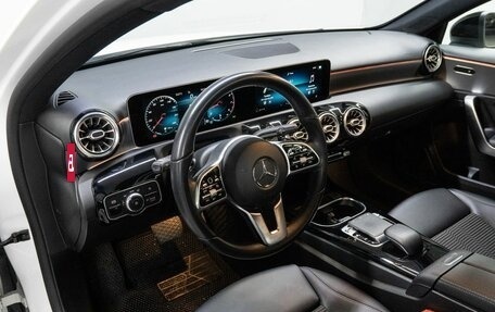 Mercedes-Benz A-Класс, 2019 год, 2 849 000 рублей, 10 фотография