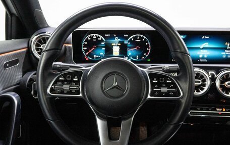 Mercedes-Benz A-Класс, 2019 год, 2 849 000 рублей, 20 фотография