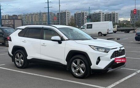 Toyota RAV4, 2021 год, 3 249 000 рублей, 2 фотография