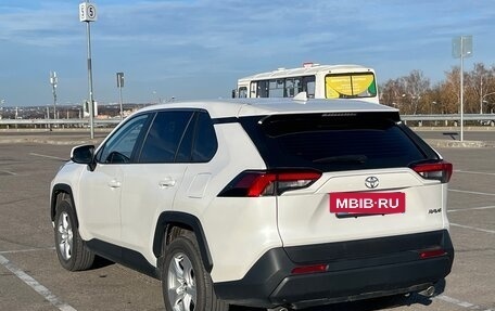 Toyota RAV4, 2025 год, 3 300 000 рублей, 7 фотография