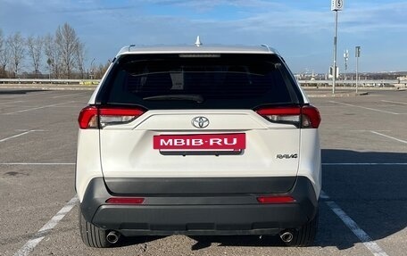 Toyota RAV4, 2025 год, 3 300 000 рублей, 6 фотография