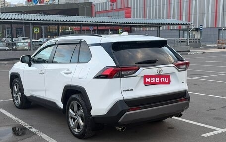 Toyota RAV4, 2021 год, 3 249 000 рублей, 10 фотография