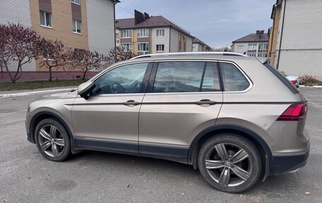 Volkswagen Tiguan II, 2019 год, 2 400 000 рублей, 2 фотография