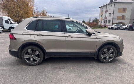 Volkswagen Tiguan II, 2019 год, 2 400 000 рублей, 4 фотография