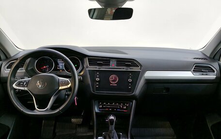 Volkswagen Tiguan II, 2021 год, 2 880 000 рублей, 10 фотография