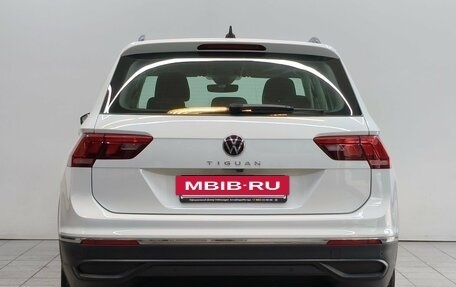 Volkswagen Tiguan II, 2021 год, 2 880 000 рублей, 7 фотография