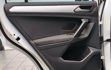 Volkswagen Tiguan II, 2021 год, 2 880 000 рублей, 32 фотография