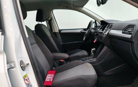 Volkswagen Tiguan II, 2021 год, 2 880 000 рублей, 21 фотография