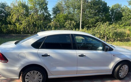 Volkswagen Polo VI (EU Market), 2018 год, 900 000 рублей, 2 фотография