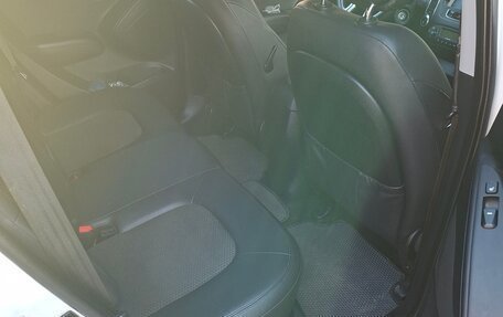 Hyundai ix35 I рестайлинг, 2011 год, 1 200 000 рублей, 12 фотография