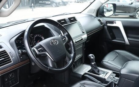 Toyota Land Cruiser Prado 150 рестайлинг, 2020 год, 4 380 000 рублей, 13 фотография
