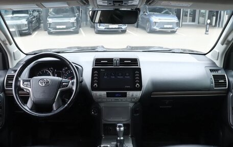 Toyota Land Cruiser Prado 150 рестайлинг, 2020 год, 4 380 000 рублей, 14 фотография