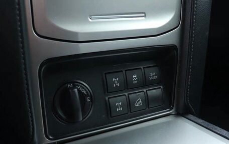 Toyota Land Cruiser Prado 150 рестайлинг, 2020 год, 4 380 000 рублей, 10 фотография