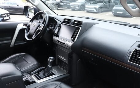 Toyota Land Cruiser Prado 150 рестайлинг, 2020 год, 4 380 000 рублей, 17 фотография