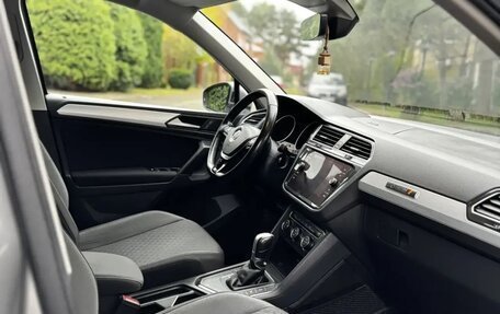 Volkswagen Tiguan II, 2018 год, 2 230 000 рублей, 10 фотография