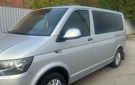 Volkswagen Caravelle T5, 2015 год, 2 300 000 рублей, 2 фотография