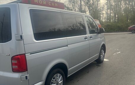 Volkswagen Caravelle T5, 2015 год, 2 300 000 рублей, 6 фотография