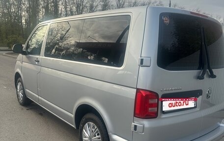 Volkswagen Caravelle T5, 2015 год, 2 300 000 рублей, 4 фотография