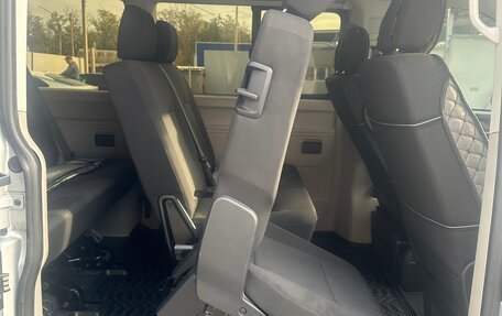 Volkswagen Caravelle T5, 2015 год, 2 300 000 рублей, 9 фотография