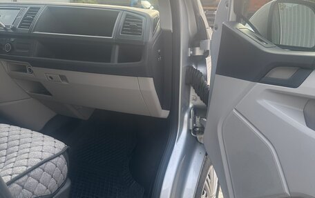 Volkswagen Caravelle T5, 2015 год, 2 300 000 рублей, 11 фотография