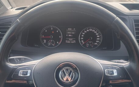 Volkswagen Caravelle T5, 2015 год, 2 300 000 рублей, 14 фотография