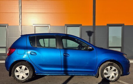 Renault Sandero II рестайлинг, 2016 год, 650 000 рублей, 2 фотография
