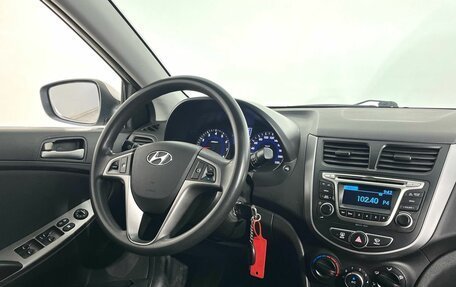 Hyundai Solaris II рестайлинг, 2016 год, 1 100 000 рублей, 18 фотография