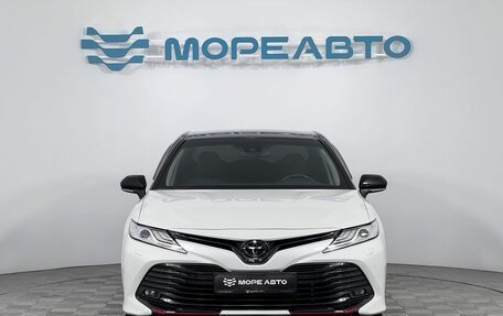 Toyota Camry, 2020 год, 3 000 000 рублей, 2 фотография
