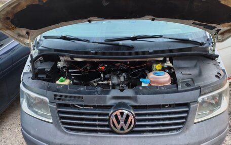 Volkswagen Transporter T5 рестайлинг, 2006 год, 1 250 000 рублей, 8 фотография