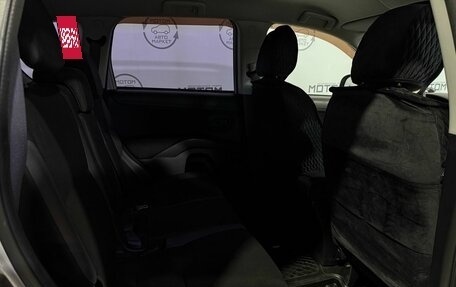 Mitsubishi Outlander III рестайлинг 3, 2012 год, 1 000 000 рублей, 10 фотография