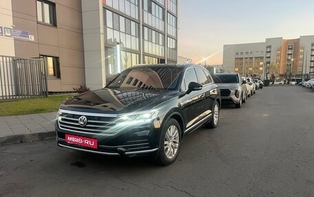 Volkswagen Touareg III, 2021 год, 5 800 000 рублей, 1 фотография