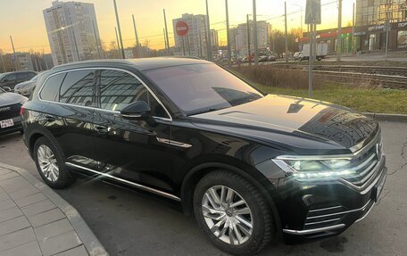 Volkswagen Touareg III, 2021 год, 5 800 000 рублей, 3 фотография