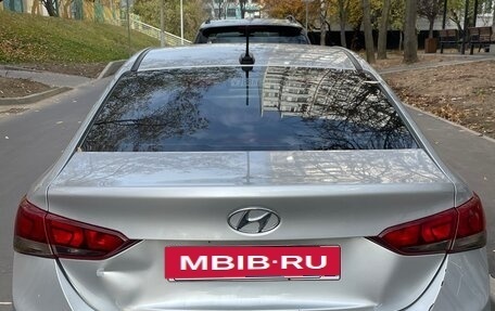 Hyundai Solaris II рестайлинг, 2017 год, 850 000 рублей, 2 фотография