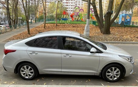 Hyundai Solaris II рестайлинг, 2017 год, 850 000 рублей, 4 фотография