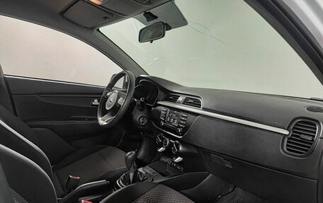 KIA Rio IV, 2018 год, 1 015 000 рублей, 13 фотография
