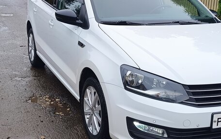 Volkswagen Polo VI (EU Market), 2017 год, 1 300 000 рублей, 3 фотография