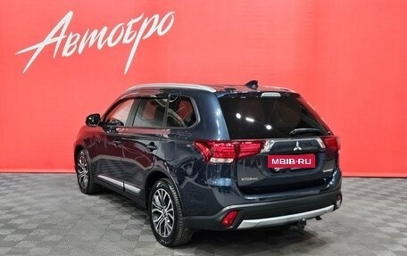 Mitsubishi Outlander III рестайлинг 3, 2018 год, 2 400 000 рублей, 3 фотография