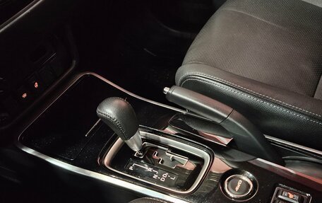 Mitsubishi Outlander III рестайлинг 3, 2018 год, 2 400 000 рублей, 17 фотография