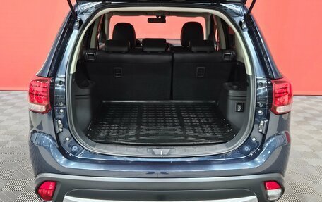 Mitsubishi Outlander III рестайлинг 3, 2018 год, 2 400 000 рублей, 20 фотография